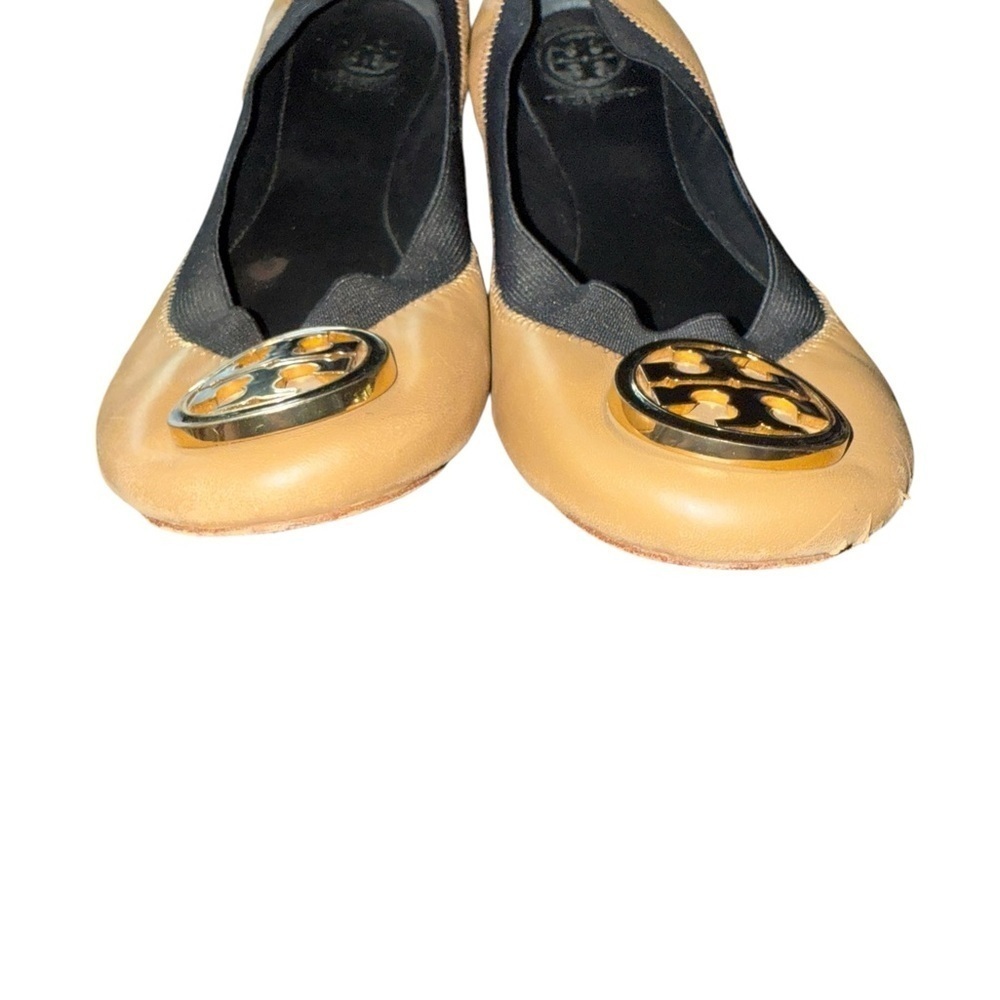 ▶️ Tory Burch ◀️ Caroline Ballet Flat Sand Gold/ Black logo flat shoes 8.5 - Picture 9 of 16
